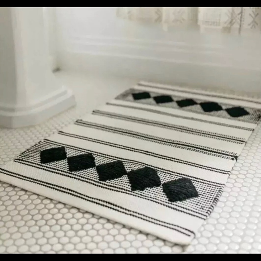 Caravan Diamond Woven Rug - Picture 4 of 5